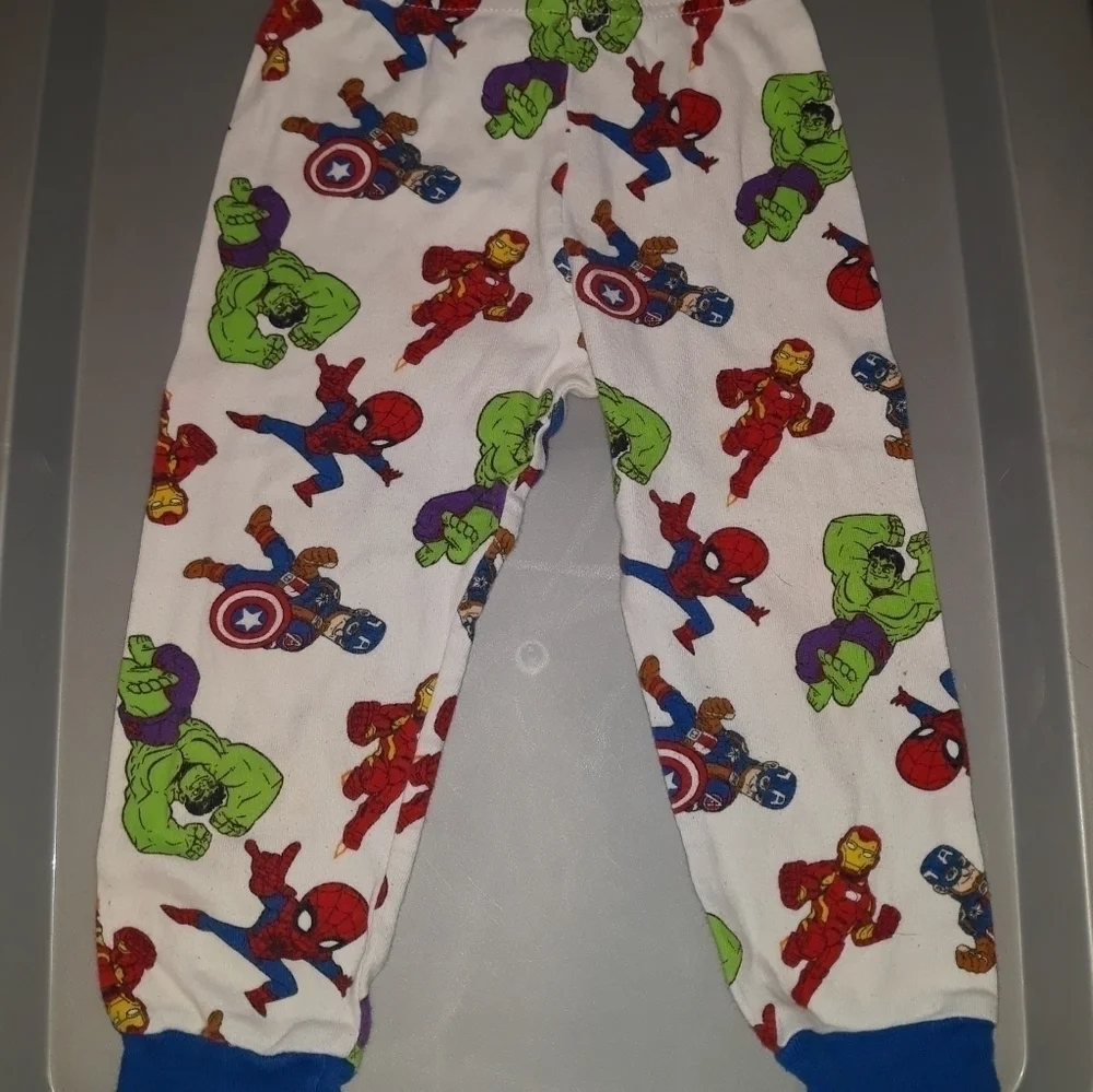 Marvel child's night suit size 3T 5/$25